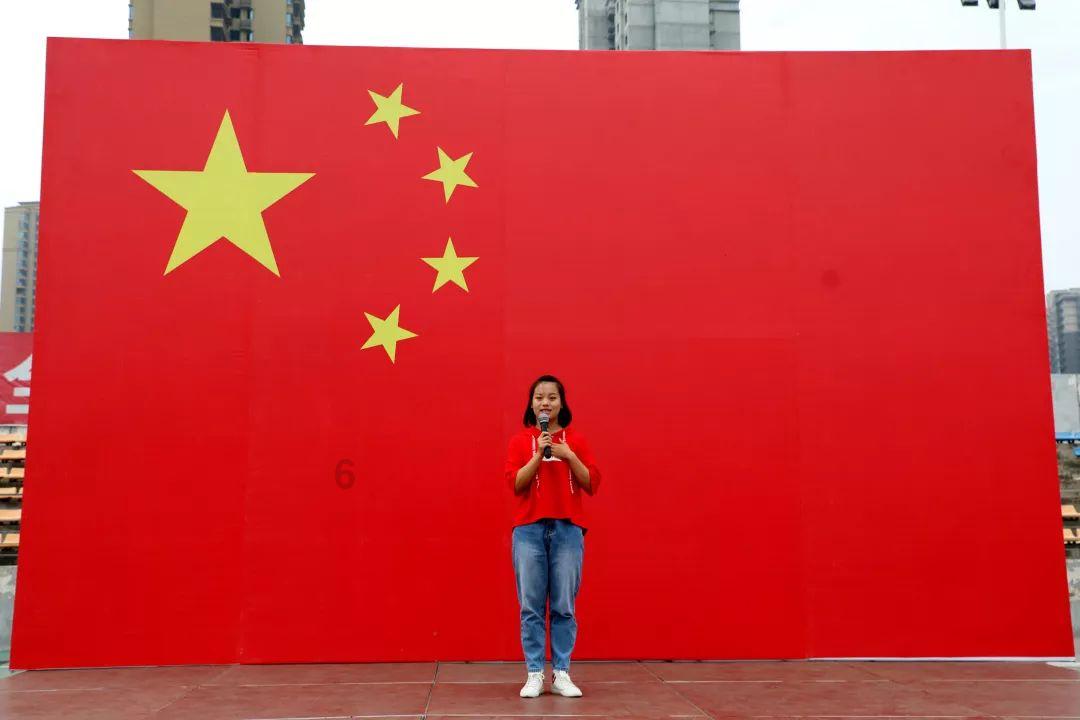逃离春雨下的房子